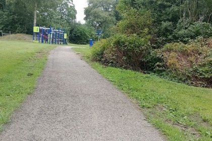 Spielumgebung wassergebundene wegedecke